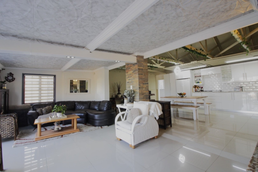 3 Bedroom Property for Sale in Wavecrest Eastern Cape